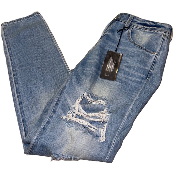 ๐ | Refuge | Cropped Boyfriend Skinny | Distressed Jeans | Size 6 - Picture 2 of 4